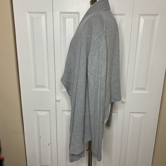 Banana Republic Open Front Cardigan - Picture 2 of 6